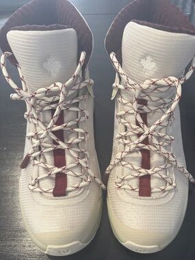 Lululemon Team Canada Beijing 2022 Olympics Closing Ceremony Winter Boots SZ10.5